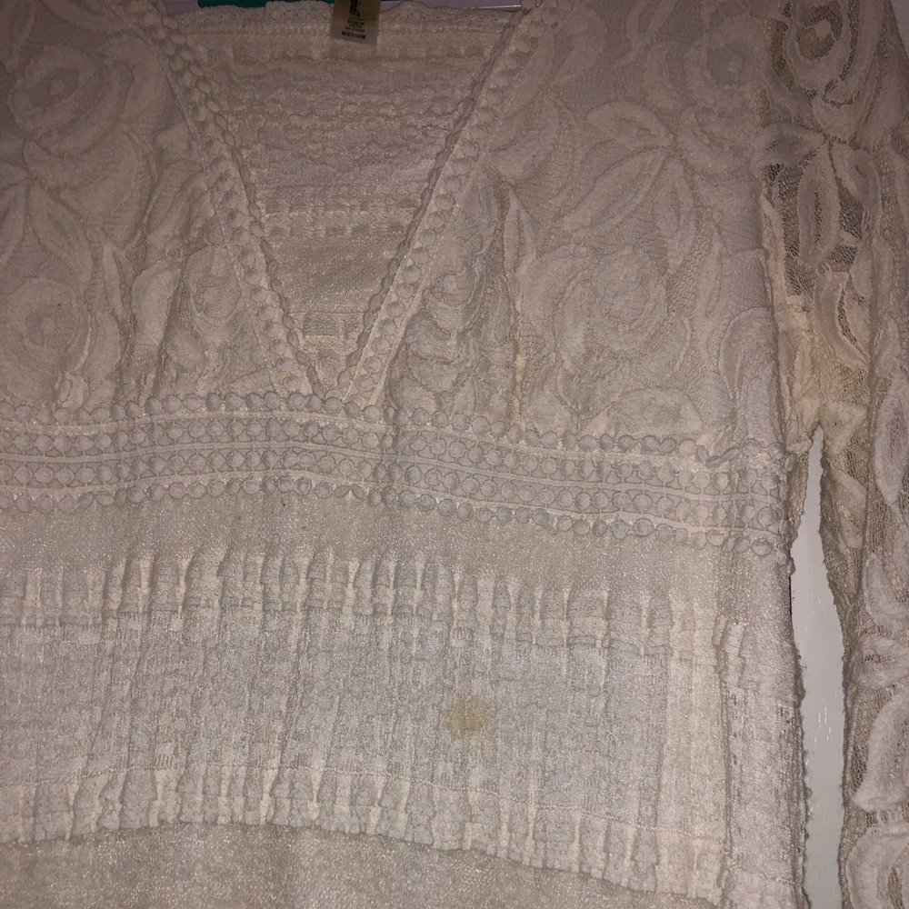 White Lace Top🤍:) - Picture 6 of 6